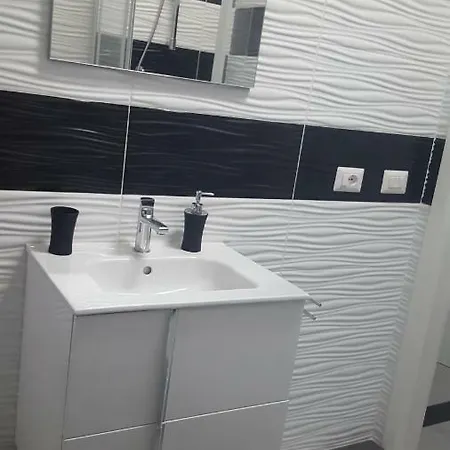 Black&white Daire